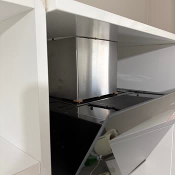 Arçelik Servisinin Hatalı Ankastre Montajı Mutfak Fayanslarını Çattırdı