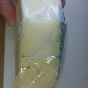 Küflü Kaşar Peynirinde İade Reddi Ve Personelin Umursamaz Tutumu