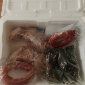 @izmrrkoko35 2.500 TL'lik Kampanya Siparişinde Eksik, Bayat Ve Hijyenik Olmayan Ürünler