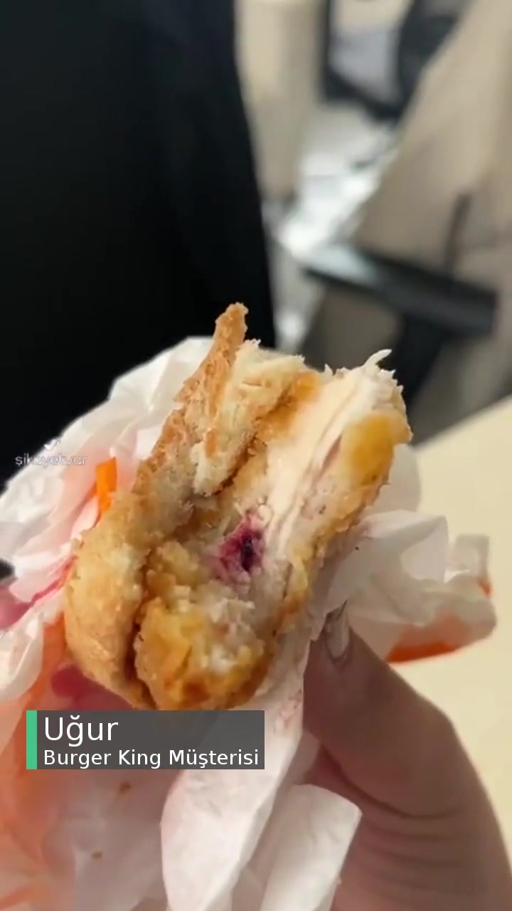 Burger King Hamburgerden Yabancı Madde Bir Şey Çıktı videonun kapak resmi