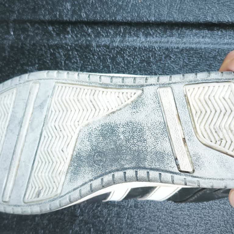 Kısa Sürede Açılan Ayakkabının Değiştirilmesi Talebi