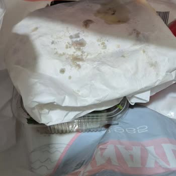 Eksik Ve Donmuş Lahmacun Siparişi İçin İade Talebi