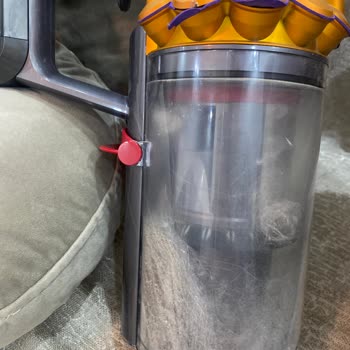 Dyson V15 İç Filtre Lastiği Gevşedi, Toz Üst Kısma Kaçıyor