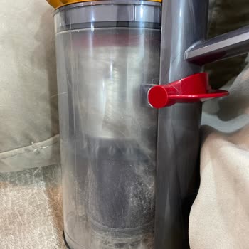 Dyson V15 İç Filtre Lastiği Gevşedi, Toz Üst Kısma Kaçıyor