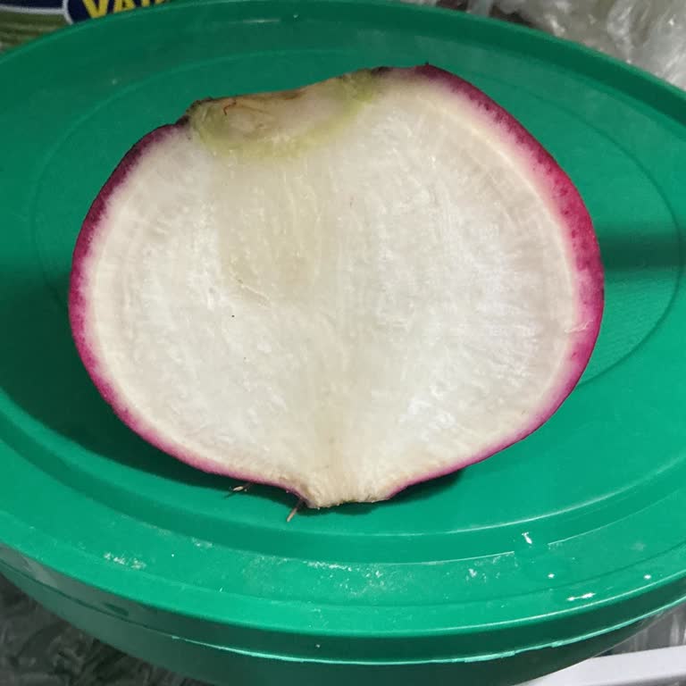 Son Kullanma Tarihi Geçmiş Turp Sağlık Riskine Yol Açtı