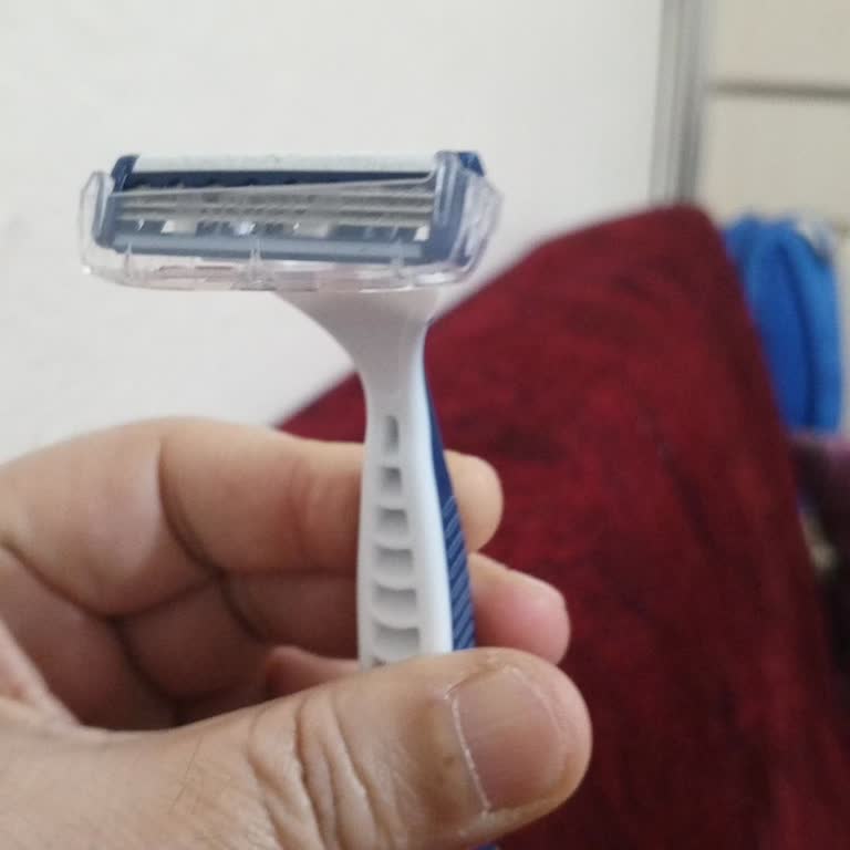 Derby Samurai 3 Bıçakları Körelmiş Ve Çekme Yapıyor Cilt Tahrişi Oluştu