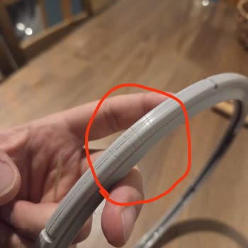 Fissler Pressure Cooker Warranty Denied for Faulty Lid Seal