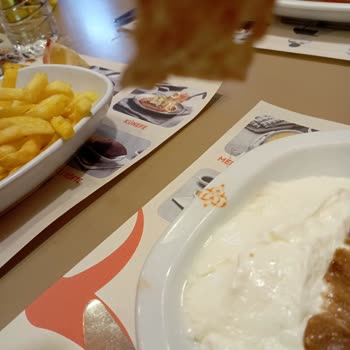 Kızılay HD İskender Şubesinde İnce Et Ve Kurumuş Sos Şikayeti