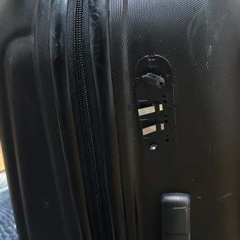 Kars Havalimanı’nda Valiz Hasarı ve Personel Davranışı Şikayeti