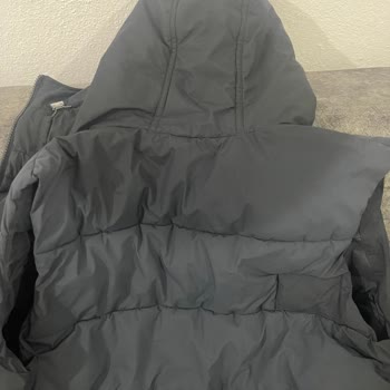 Dikiş Atan Ve Renk Solan Yelek İçin Değişim Reddi, Açıklama Bekliyorum