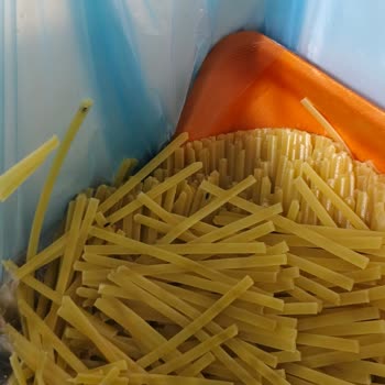 Makarna İçinde Böcek Görülmesi Sağlık Endişesi Ve Güven Kırıklığı