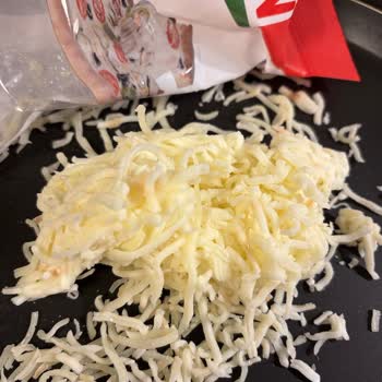 Bozulmuş Ve Küflü Mozzarella Peynirinde Gıda Güvenliği Endişesi