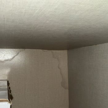 Klimanın Hatalı Montajı Ahşap Dolapta Su Hasarına Yol Açtı Ve Tazminat Talebi