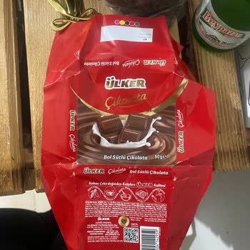 Ülker Sütlü Çikolatasındaki Beyaz Lekeler Tüketici Güveni Kırıyor