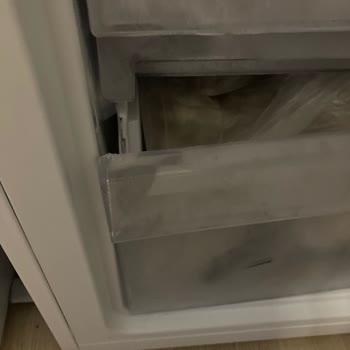 Beko Buzdolabının Derin Dondurucu Çekmecesi Kırıldı, Garanti Kapsamında Ücretsiz Değişim Talebi