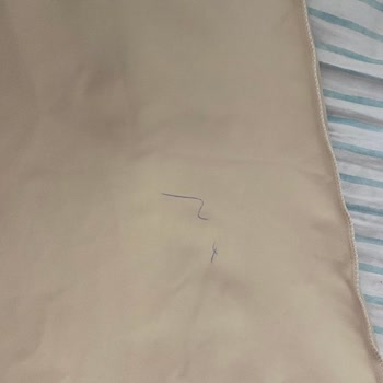 Tükenmez Kalem Lekesi Bulunan Elbise Takımına Yanıtsız Şikayet Ve Değişim Talebi