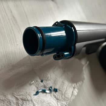 Philips 8000 Süpürge Bağlantı Noktasının Kırılması Ve Garanti Talebi