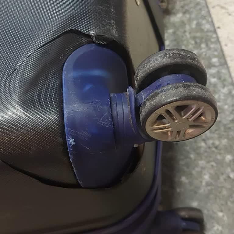 Ajet Uçuşunda Hasar Gören Valiz İçin Düşük Tazminat Teklifi