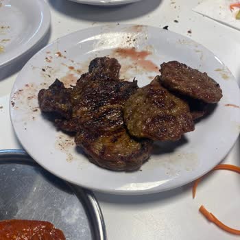 Köfteci Yusuf Çerkeş Şubesinde Pişmemiş Köfte Ve Hijyen Sorunları