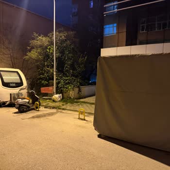 Kolordu Sokakta İşgal Durumu: Konteyner, Karavan Ve Dubalar