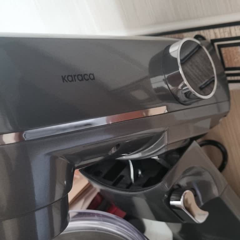 Karaca Hamur Makinesi Üçüncü Kullanımda Hâlâ Sallanıyor Ve Çözüm Bekliyor