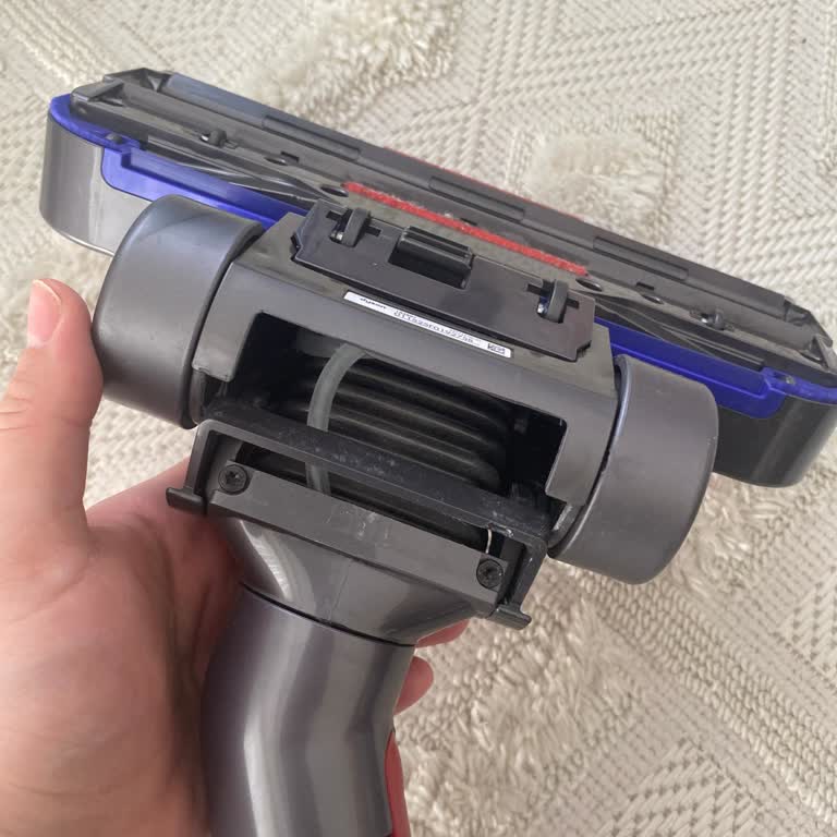 Dyson Kablolu Cinetic Big Ball Multi Floor 2 Süpürge Başlık Parçası Sorunu Ve Garanti Talebi