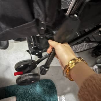 Bebek Arabası Kısa Sürede Kırıldı, Satıcı Sorumluluğu Reddetti