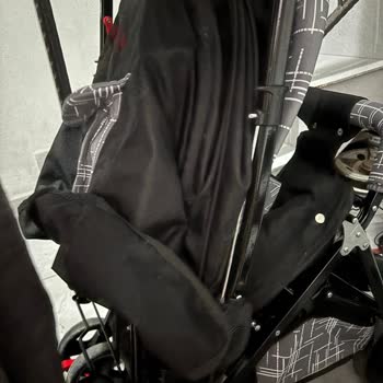 Bebek Arabası Kısa Sürede Kırıldı, Satıcı Sorumluluğu Reddetti