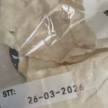 Küflü Yufka Ve Kaba Personel Tutumu