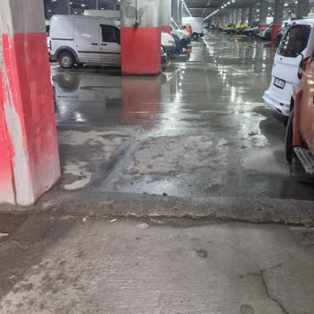 Bakırköy Sosyete Pazarı Kapalı Otoparkında Yağmur Suyu Tahliye Sorunu Acilen Çözülmeli