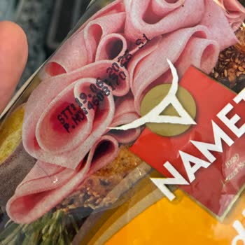 Hindi Salam Dilimlerinde Plastik Parçalar Bulunması Sağlık Ve Güven Sorunu