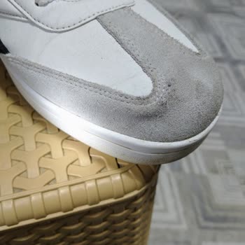 Reebok Spor Ayakkabısının Kısa Sürede Yırtılması Ve Değişim Talebi