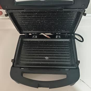 Sinbo Tost Makinesinde İç Plaka Kaplaması Hızla Soyuldu, Sağlık Tehlikesi