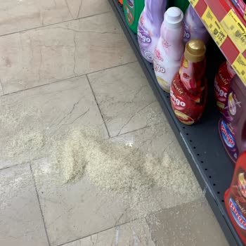 Yüksek Rafda Düşen Pirinç Paketi Ücreti Benden Alındı