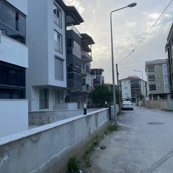 Kablolar Yer Altına Alınmadığı İçin Sürekli İnternet Kesintileri Yaşanıyor