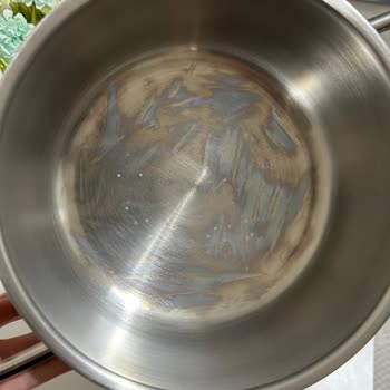 Sparx Tabletinin Çelik Tencereye Kalıcı Leke Ve Deformasyon Getirmesi