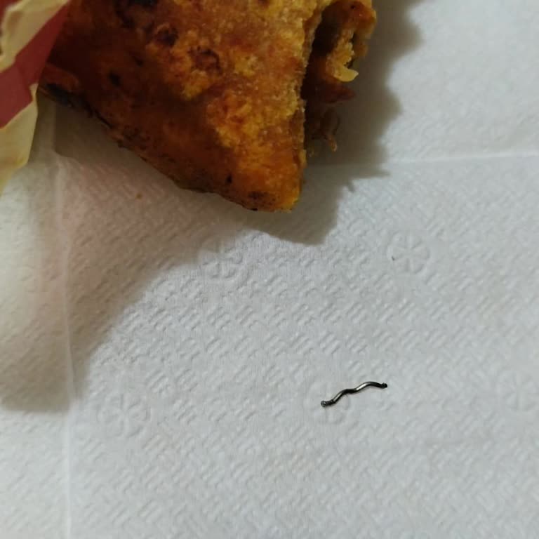 Mogaf Hatay Döner'de Tavuk Burrito İçinde Metal Parça Güvenlik Riski