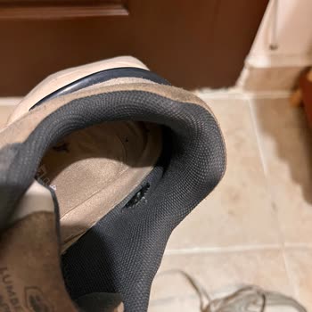 Lumberjack Ayakkabısının İç Astarı Hızla Parçalandı Ve Garanti Değişim Talebi