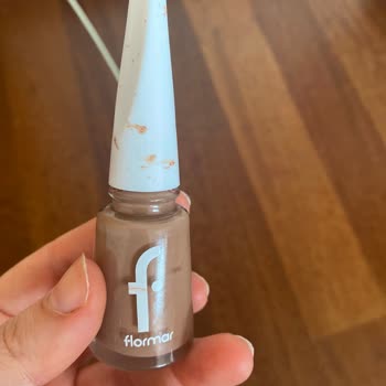 Flormar Ojesinin Tırnaklarda Sarı Turuncu Lekeler Bırakması