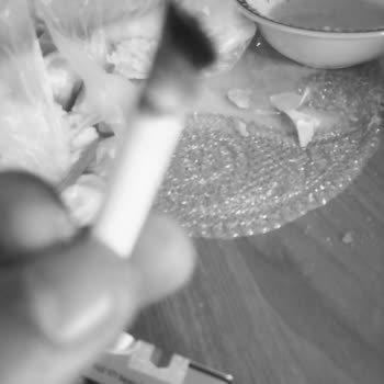 Parliament Uzun Sigara Kartonlarında Ahşap Parçalar Ve Yanma Sorunu