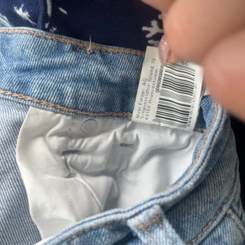 Mavi Pantolonun Hızlı Yırtılması Ve Değişim Talebi