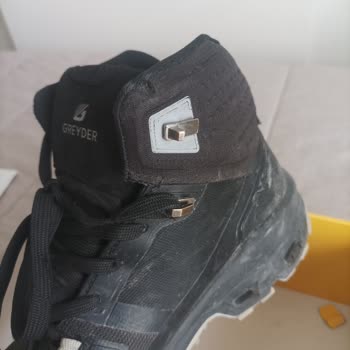 Greyder Çocuk Botu Bağlamasından Kırıldı, Mağaza Çözüm Sunmadı