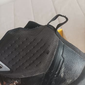 Greyder Çocuk Botu Bağlamasından Kırıldı, Mağaza Çözüm Sunmadı