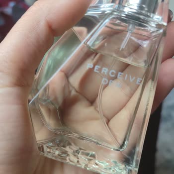 Parfüm Şişesinde Yabancı Kıl Hijyen İhlali