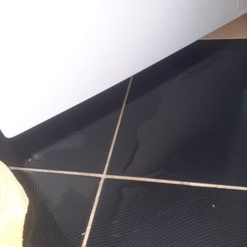 Arçelik Çamaşır Makinesinin Sürekli Altından Su Sızdırması Ve Değişim Talebi