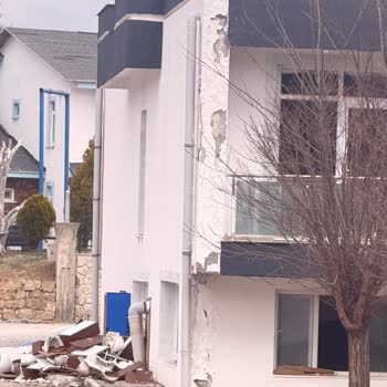 Temizlik Sorunu Nedeniyle Otelden Çıktık Ve Kapora İadesi Bekliyoruz