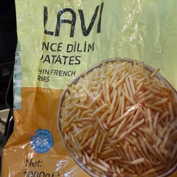 Lavi Dondurulmuş Patates Paketi İçinde Çamurlu Poşet Parçaları