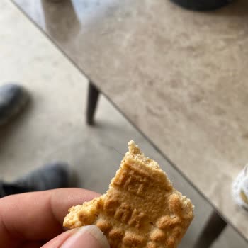 Eti Burçak Bisküvisi İçinde Saç Bulunması Ve İade Talebi