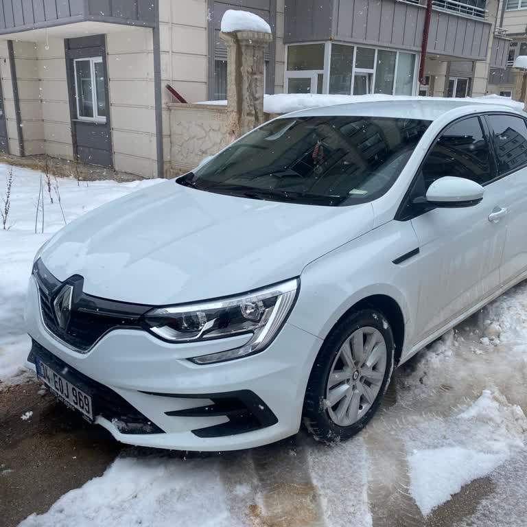 Renault Megane Ön Sürtme Sesi Güvenlik Endişesi İçin Yetkili Servisten Detaylı Tespit Talebi