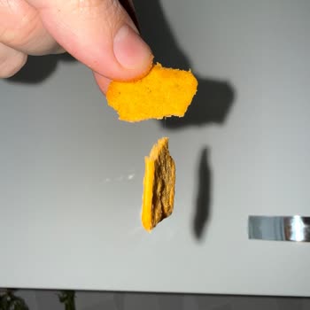 Eti Crax Thins Kraker Paketi Hijyen İhlali Kıl Benzeri Madde Tespit Edildi